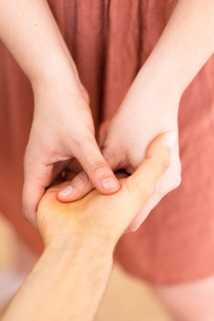 massage des mains